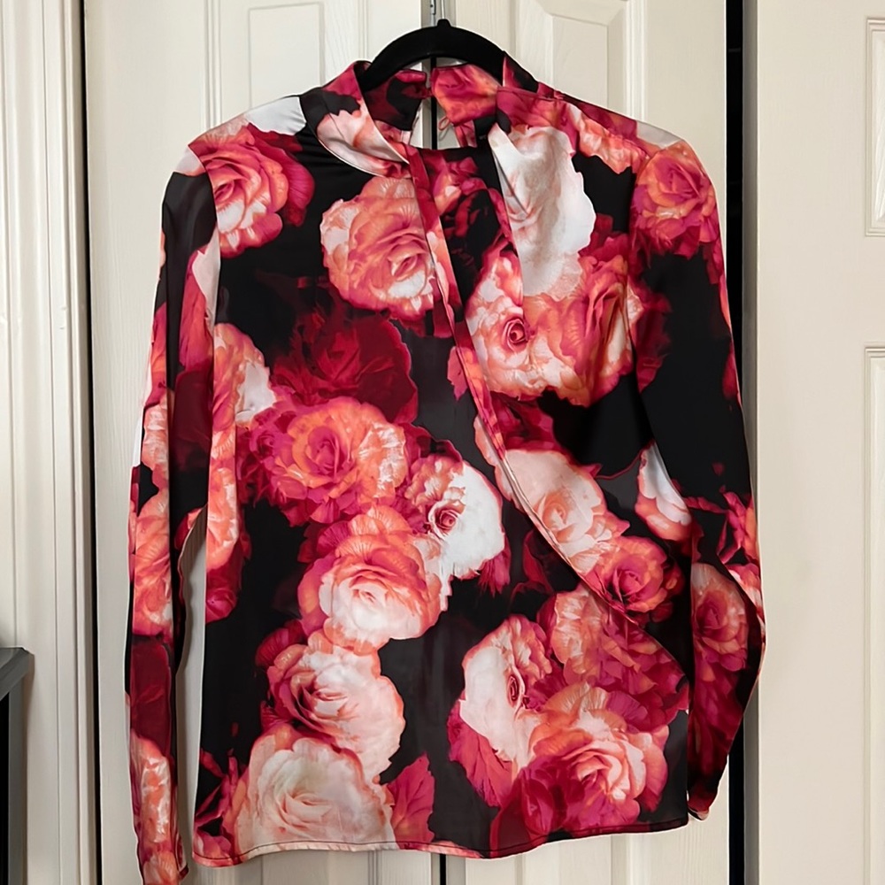 Gorgeous floral top